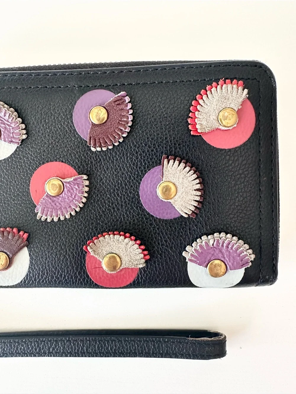 Fossil Black Pebbled Leather Fan Embellished Zip Around Wristlet Wallet Boho